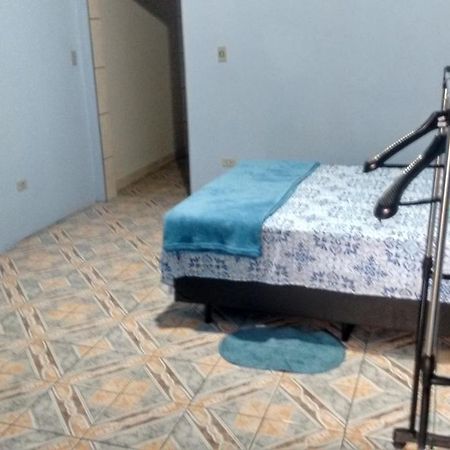 Quarto Familiar, Aeroporto Гуарульюс Екстер'єр фото